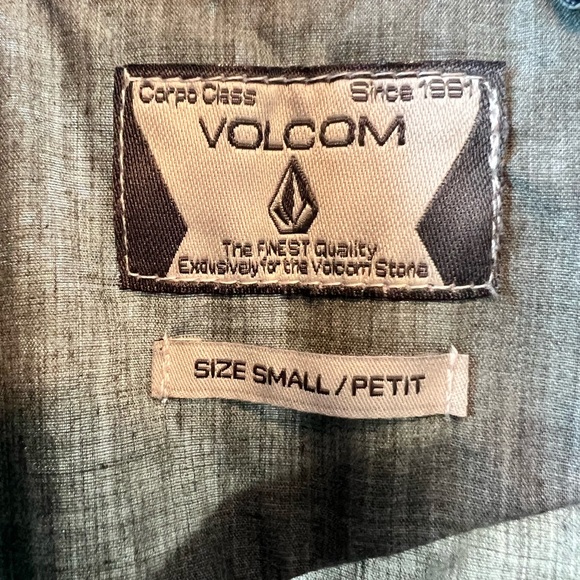 Volcom short-sleeve dress shirt, Size Small, Light Gray - Picture 3 of 4
